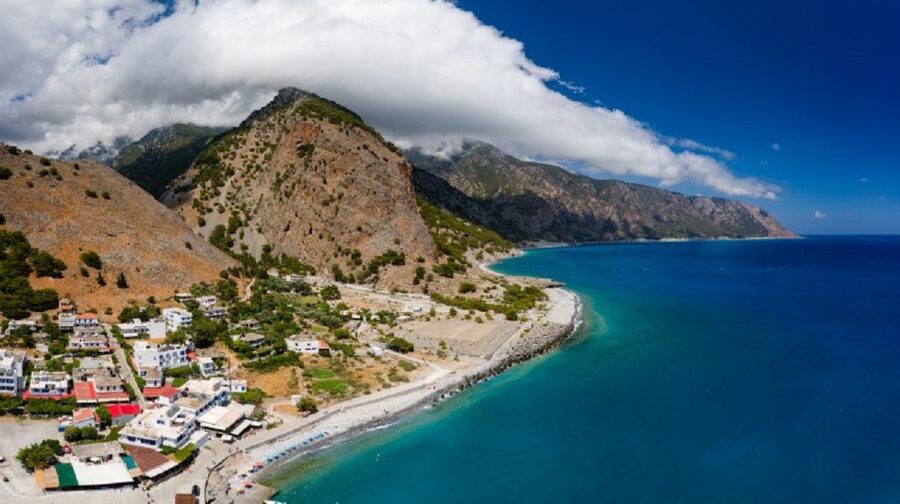 From Rethymno: Samariá Gorge Full-Day Hike - The 16-kilometer hike: forests, herbs, springs, and real distance