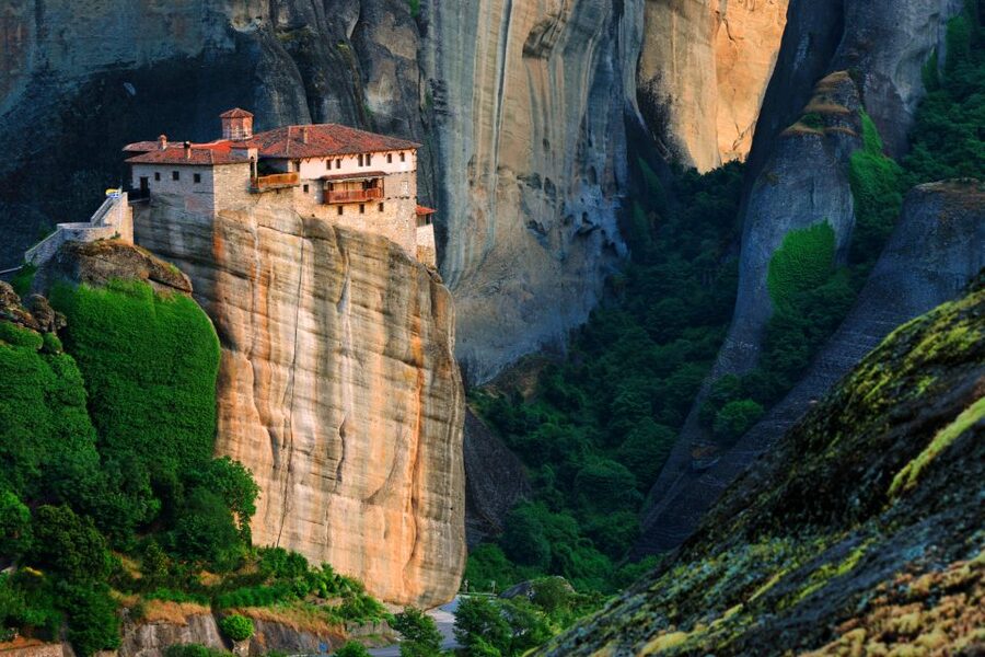From Thessaloniki: Full Day Trip to Meteora - Two hours on the rock is not the whole site
