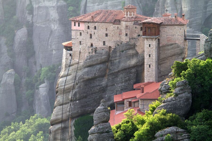 From Thessaloniki: Full Day Trip to Meteora - Kalambaka lunch time, and how to use your hour well