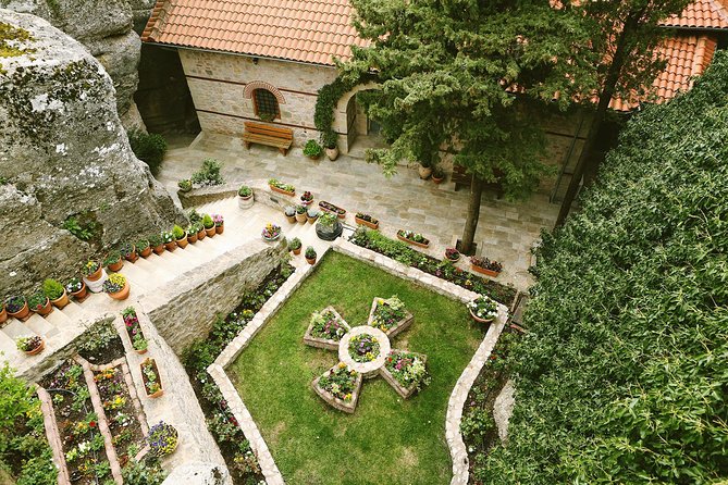 Full-Day Trip to Meteora from Thessaloniki - Lunch in Kastraki/Kalambaka: Scenic Break Time With a Fixed Restaurant