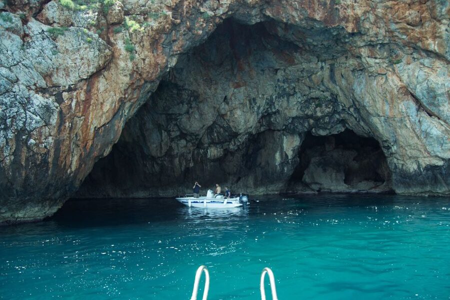 Georgioupolis: Rent a Boat Safari Sea Tour - The guide experience: why Makis gets praised so consistently