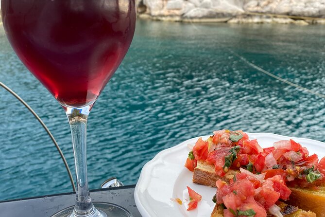 Greek Gastronomy & Wine Pairing Cruise with a Sommelier in Athens - Who this cruise is best for