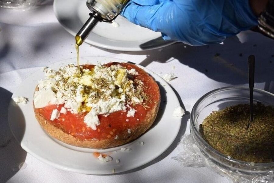 Heraklion: Cretan Cooking Lesson with Lunch in Arolithos - Key things that make this Heraklion Cretan class worth it