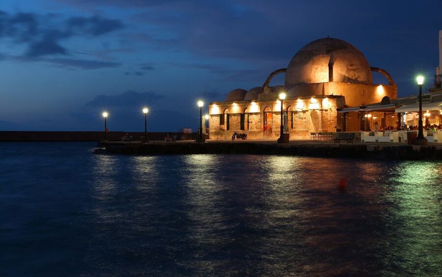 Heraklion:Day trip to Chania old Town,Kournas Lake& Rethymno - Chania Old Town and the Venetian Lighthouse, where old ports make great memories