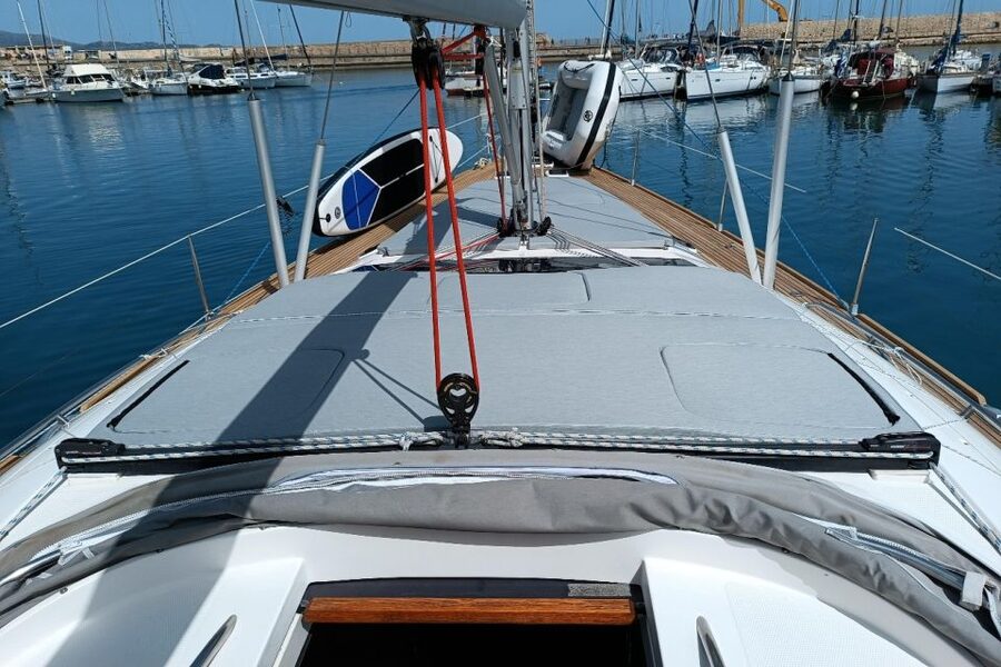 Heraklion: Dia Island Luxury Sailing Trip with Meal & Drinks - Who should book this Dia Island sailing trip
