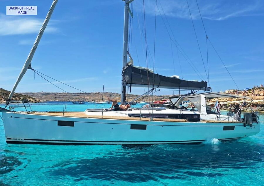 Heraklion: Dia Island Luxury Sailing Trip with Meal & Drinks - TREATON vs JACKPOT, what “luxury sailing” actually means here