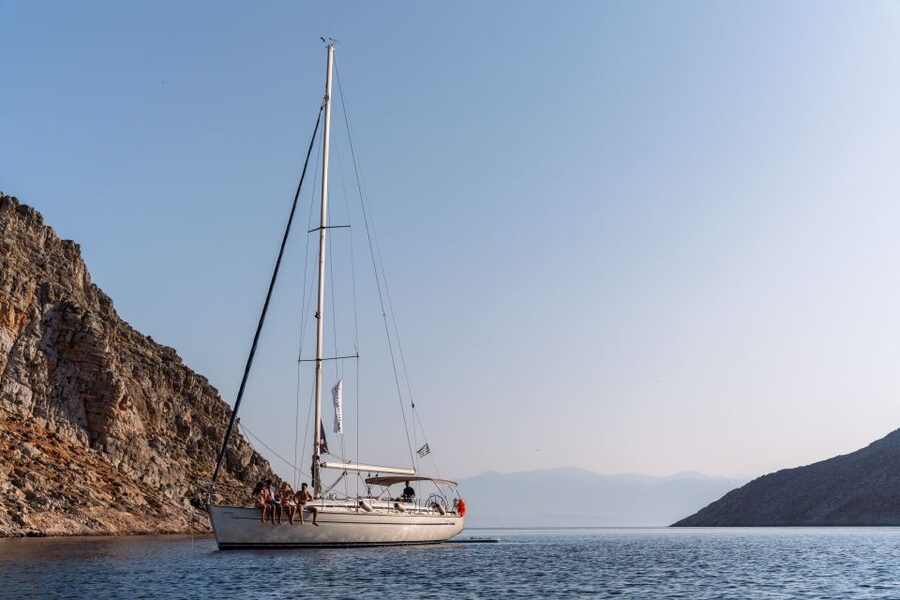 Heraklion: Dia Island Sailing Cruise with Snorkeling - Onboard sailing vibes: drinks, music, and a crew that keeps things moving