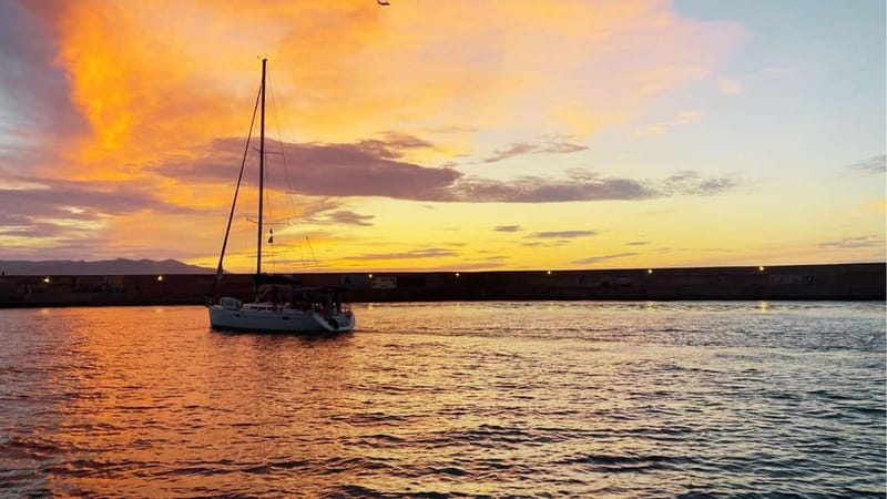 Heraklion: Dia Island Sunset Boat Tour with Dinner - Crew and service: how it feels when the vibe is handled