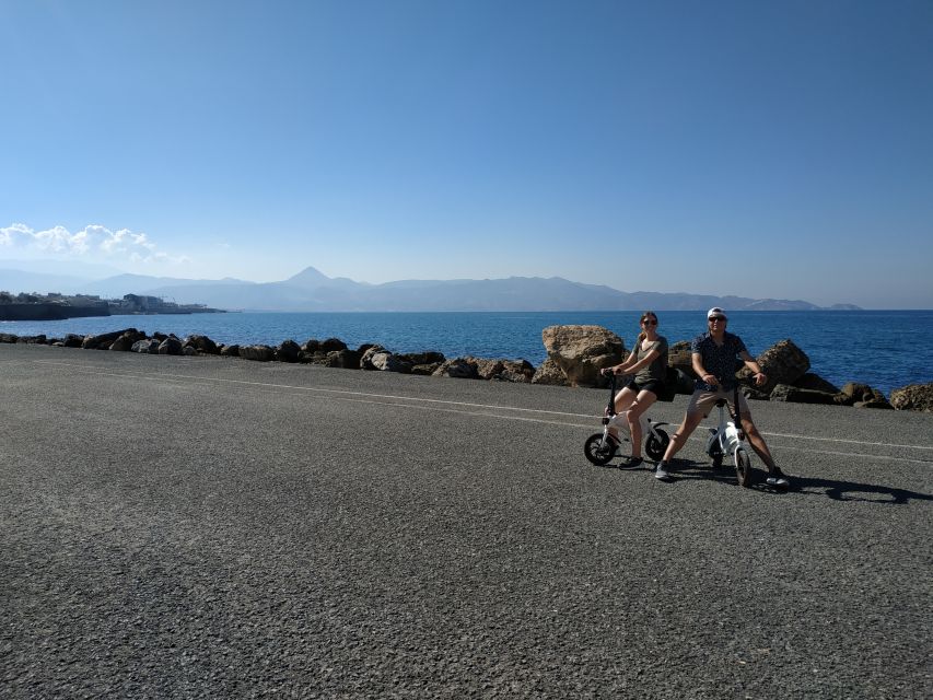 Heraklion: Ecobike Sightseeing Tour with Greek Meze - Key things you’ll notice right away