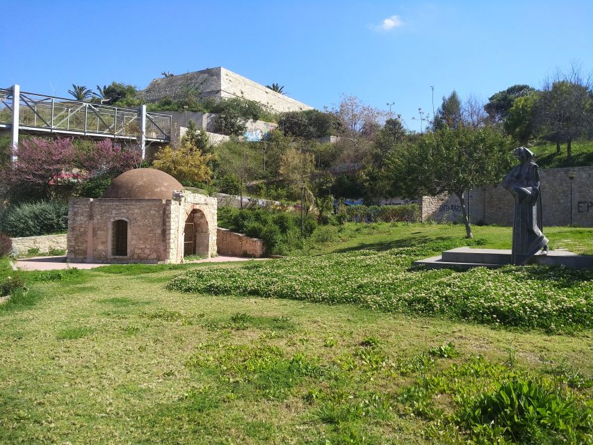 Heraklion: Ecobike Sightseeing Tour with Greek Meze - Platia Kornarou and the square rhythm of old Heraklion