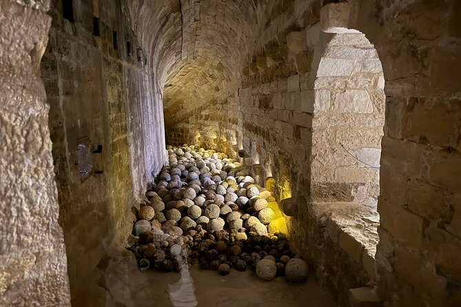 Heraklion Highlights: Knossos, Museum & Historic City Drive - Private transport that actually helps on a long island day