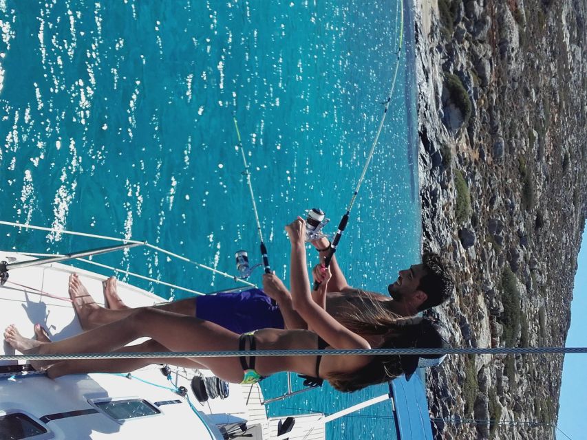 Heraklion: Sailboat Cruise to Dia Island with Drinks & Lunch - Private vs shared: who should pick what