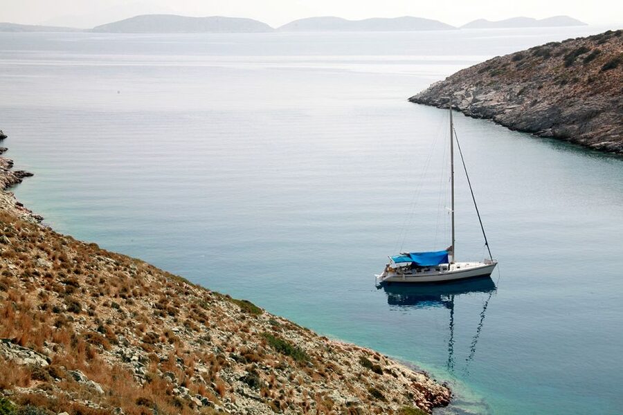 Heraklion: Small-Group Sailing Trip to Dia Island with Lunch - Warm organic lunch onboard, with wine and dessert