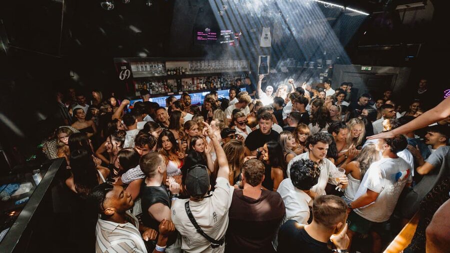 Ios: Pub Crawl with 5 Venues, 5 Shots, and 5 VIP Entrances - Where to Meet at Life is a Beach Party HQ in Chora