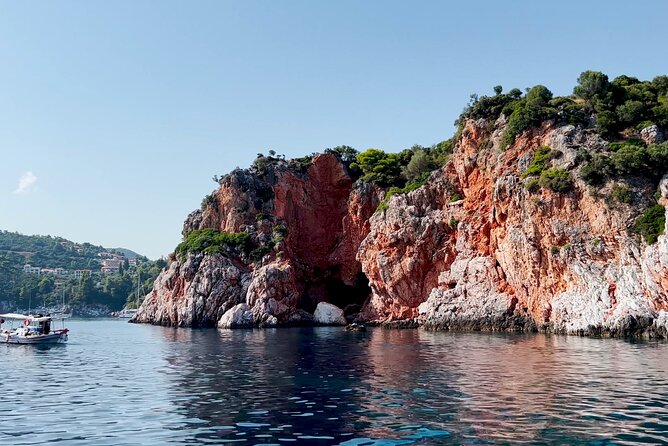 Island Hopping from Skiathos - Milia Beach (1 Hour): Pine Forest Sand and a Quick Reset