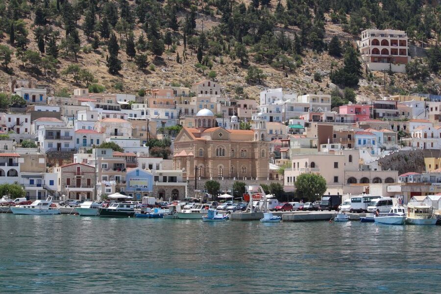 Kalymnos, Pserimos & Plati Island Cruise with Hotel Transfer - Crowds, seating, and comfort: how to have a better day on a big boat