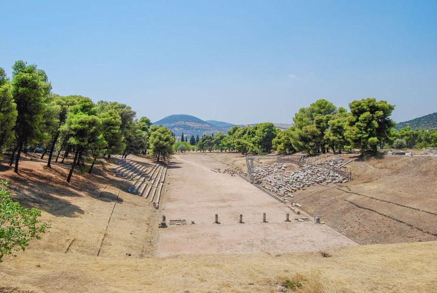 Katakolo Port: Transfer to Ancient Olympia and VR Audio Tour - The bus ride and VR audio setup before you arrive