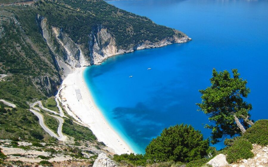 Kefalonia: Assos and Fiscardo Guided Tour - Myrtos Beach Photo Stop Above the Cliffs