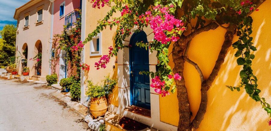 Kefalonia: Assos and Fiscardo Island Day Tour - Assos: pastel houses, quiet streets, and a full hour to wander