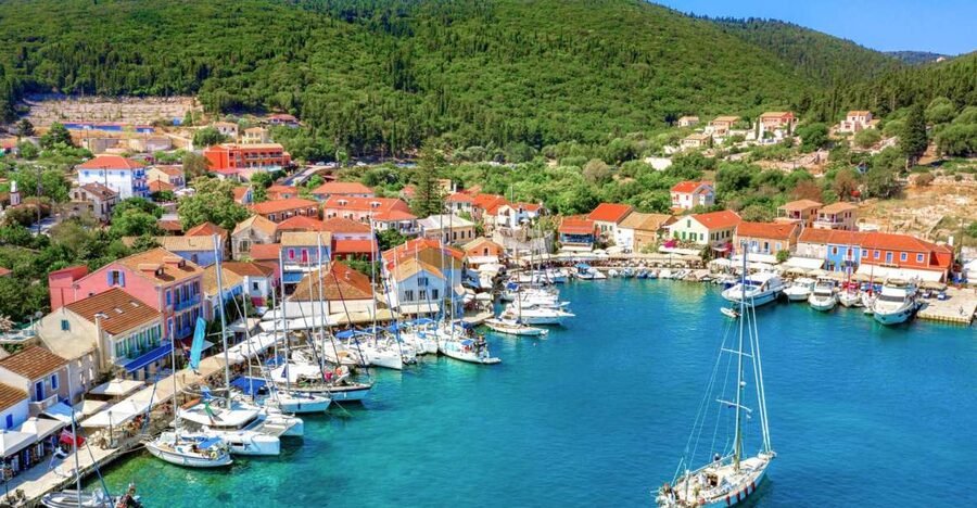 Kefalonia: Island Sightseeing Bus Tour with Hotel Transfer - Fiskardo Walking Tour, Waterfront Houses, and Easy Lunch Energy