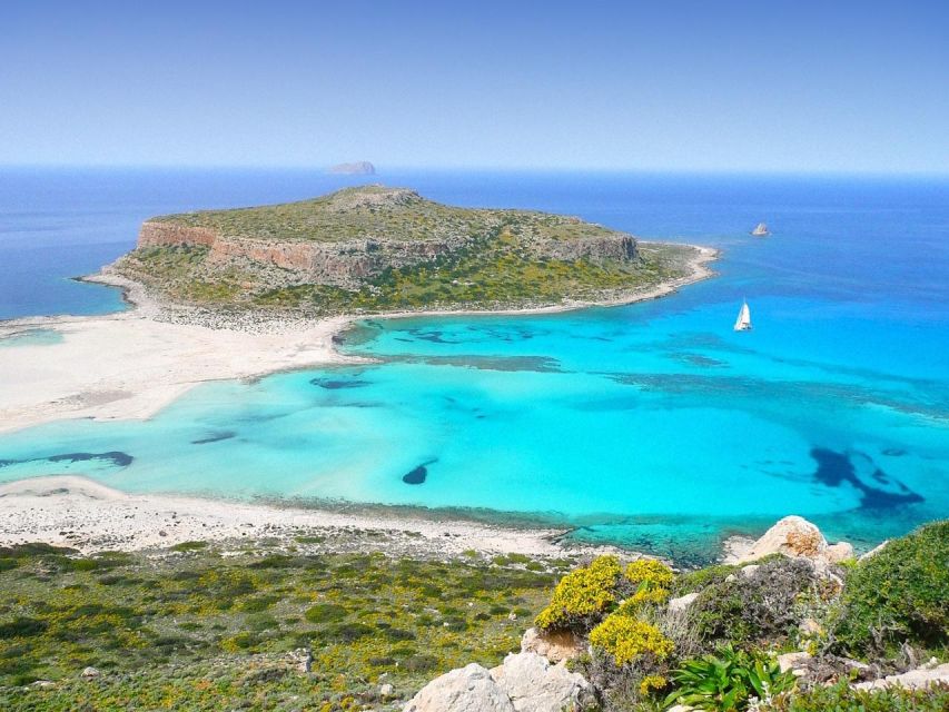 Kissamos: Balos & Gramvousa Luxury Catamaran Sailing Cruise - Onboard comfort, safety, and the small-group feel