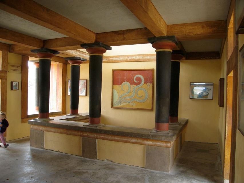 Knossos Palace & Heraklion Full-Day Tour from Chania Area - A few practical tips that will save you stress