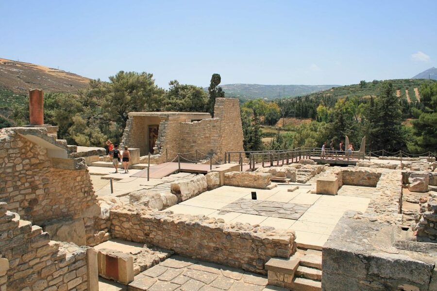 Knossos Palace & Heraklion Full-Day Tour from Chania Area - Chania to Knossos: the north-coast drive that sets the mood