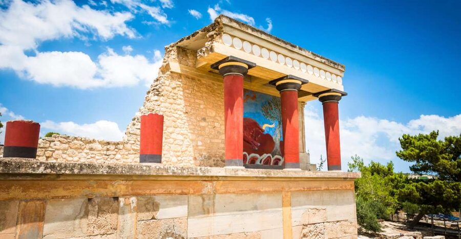 Knossos Palace & Heraklion Full-Day Tour from Rethymno Areas - How the bus ride sets you up for Knossos