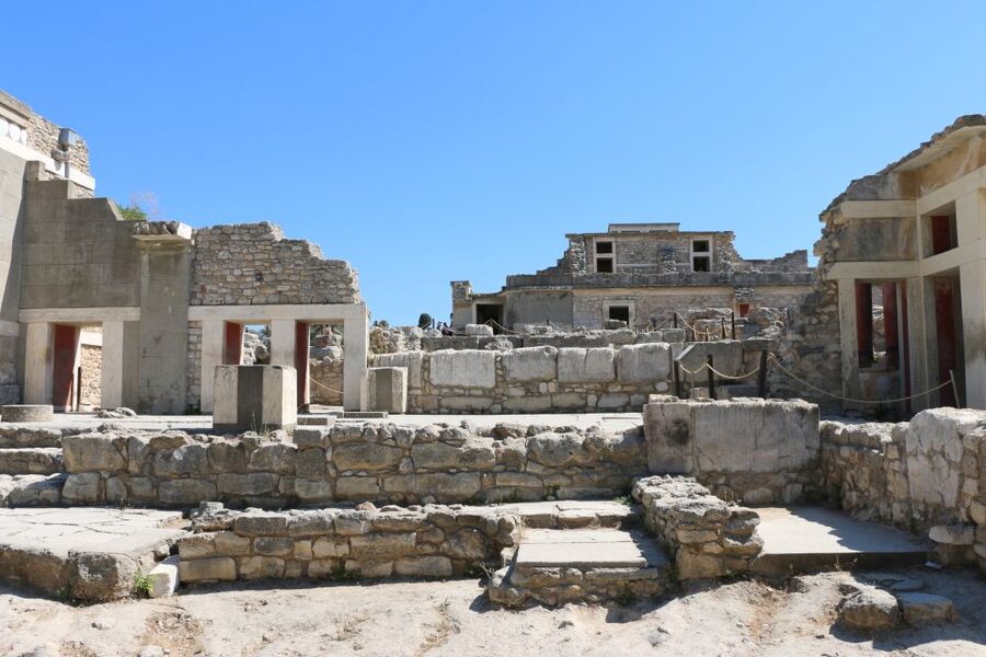 Knossos Palace Skip-the-Line Ticket & Private Guided Tour - Photo spots, shade strategy, and how timing changes your experience