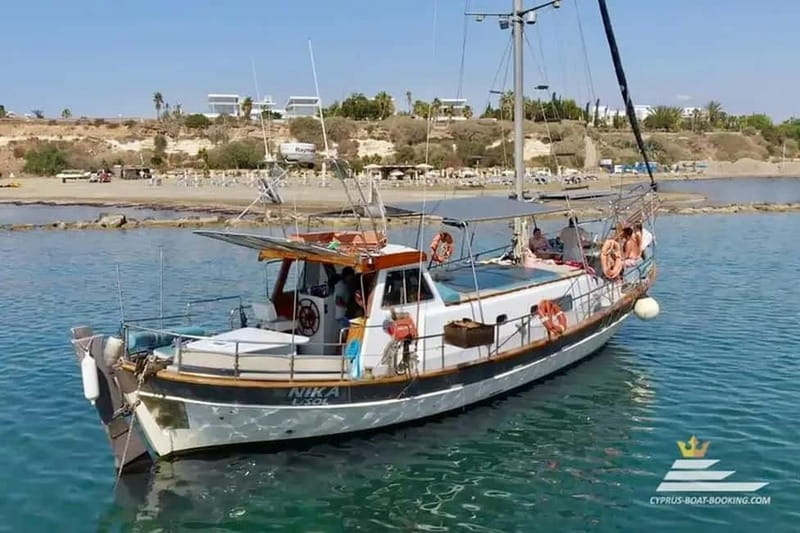 Kolymbia: Day Cruise to Lindos with 2 swimming stops - Lindos old town to the Acropolis: lanes, white houses, and your route up