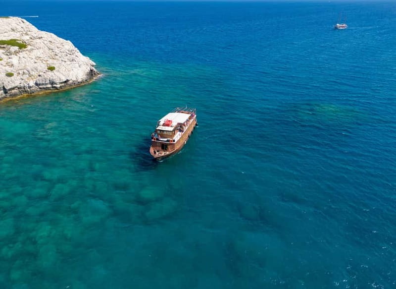 Kolympia : Transfer & Cruise to Lindos with 3 Swimming Stops - The 2.5 hours in Lindos: acropolis, streets, and a realistic game plan