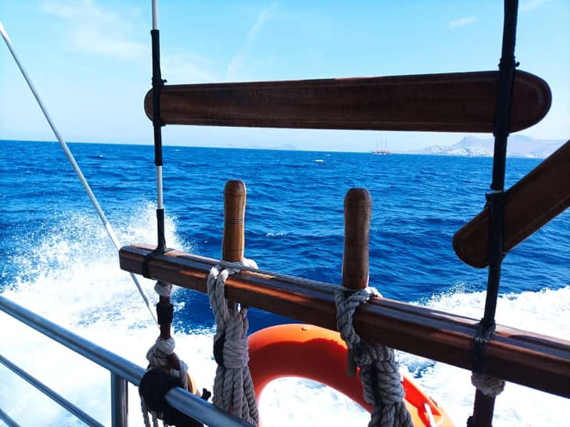 Kos: 3-Island Cruise with Lunch and Hotel Transfer - Dolphins, music, and the crew mindset that makes days better