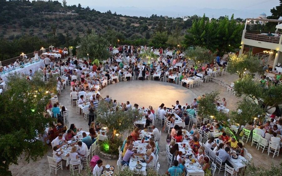 Kos: Tavern Dinner Experience with Greek Dancing and Wine - Live Greek music and dancers in traditional costume