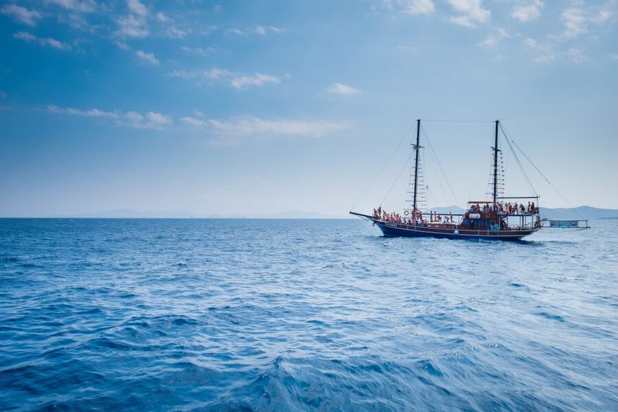 Kos Town: Kalymnos & Pserimos Day Cruise & Optional Transfer - The included lunch: what to expect and how to handle it