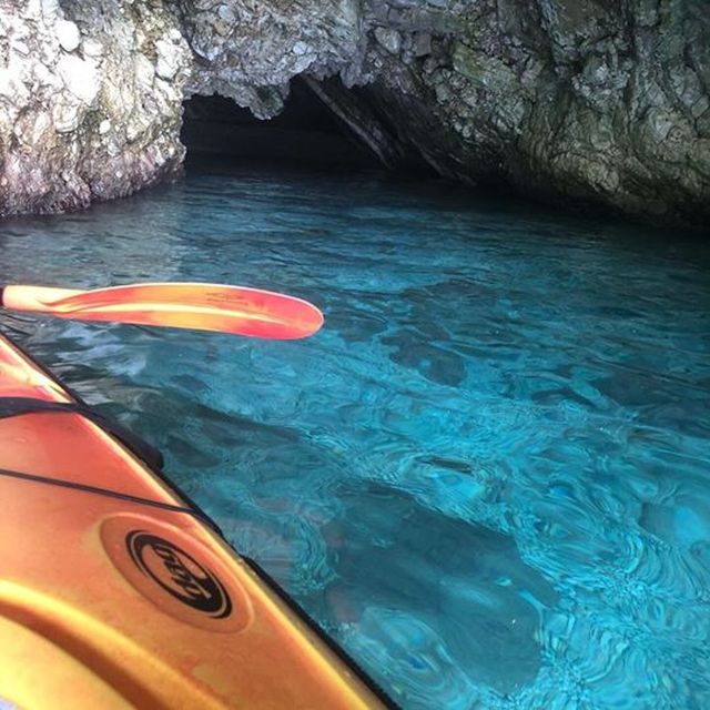 Lefkada: Hidden Blue Cave Kayak Trip with Lunch & Fruits - Who this Lefkada Blue Cave trip suits best