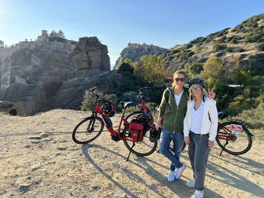 Meteora: E-Bike Epic Sunset Tour With Local Guide & Drink - Timing the sunset: the observation point and the light show