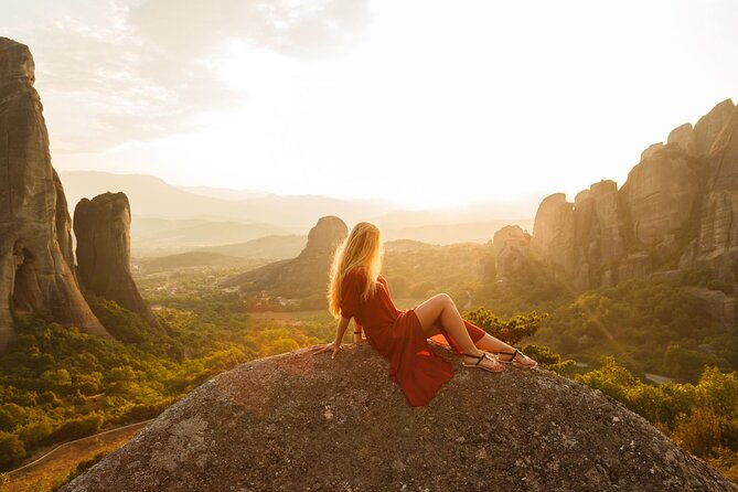 Meteora: Guided Sunset Tour with Monasteries and Caves Visit - VIP minibus pickup in Kalabaka or Kastraki, and why it matters