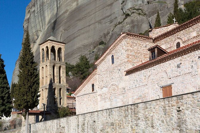 Meteora: Guided Sunset Tour with Monasteries and Caves Visit - Sunset viewing: where the magic is, and how to be ready