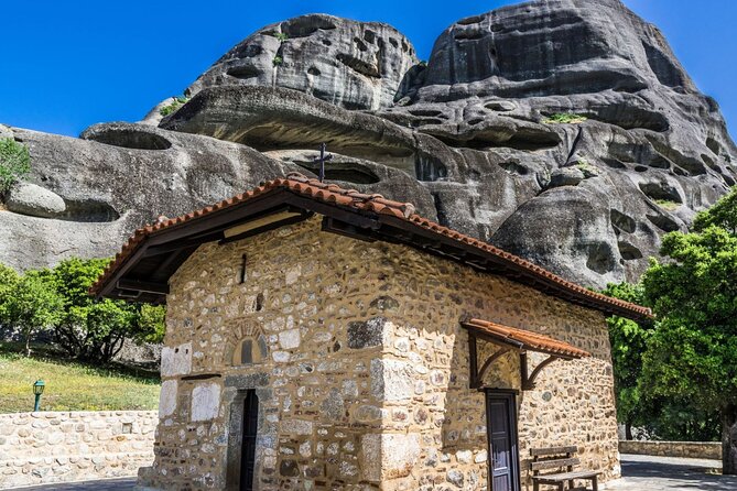 Meteora: Guided Sunset Tour with Monasteries and Caves Visit - Audio guides, Wi-Fi, and language support on board