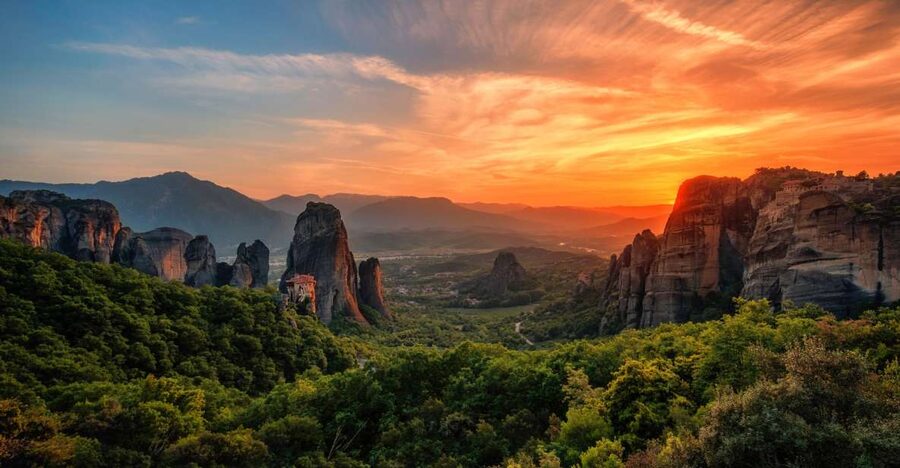 Meteora: Guided Sunset Tour with Monasteries & Caves Visit - Dress code and practical tips (bring these, skip stress)