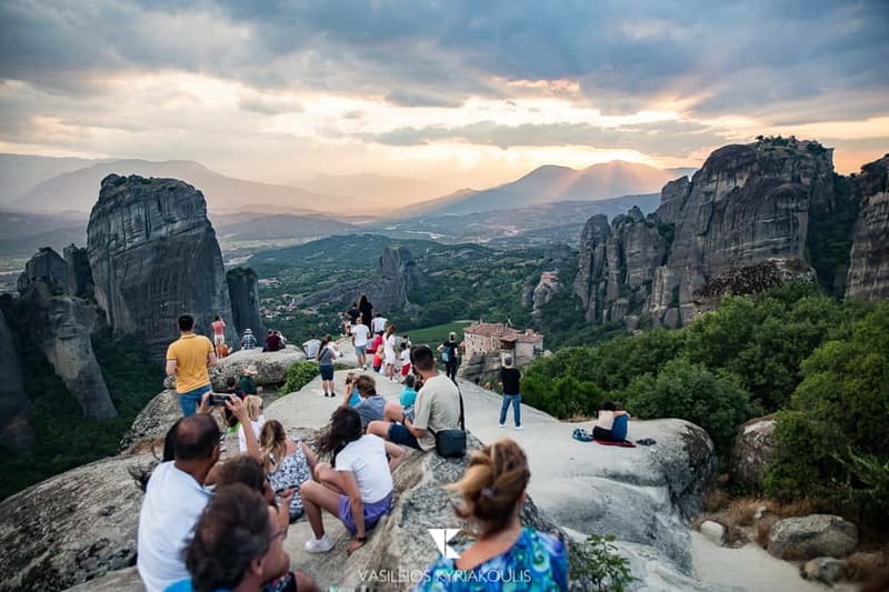 Meteora: Majestic Sunset Tour & Monasteries with Local Guide - Hotel Pickup, Air-Conditioned Comfort, and a Real Small-Group Feel