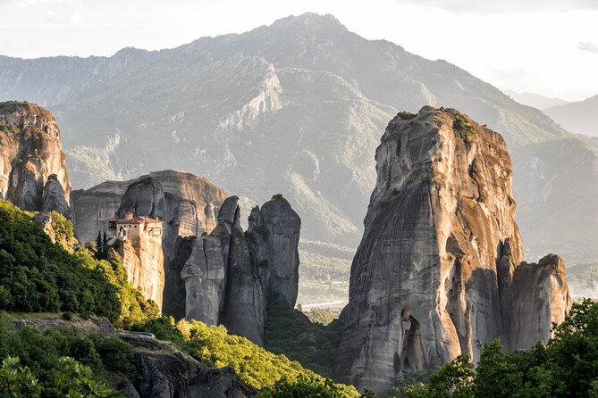 Meteora: Monasteries Tour with Lunch and Athens Transfer Option - Lunch in Kalambaka: a simple, filling reset
