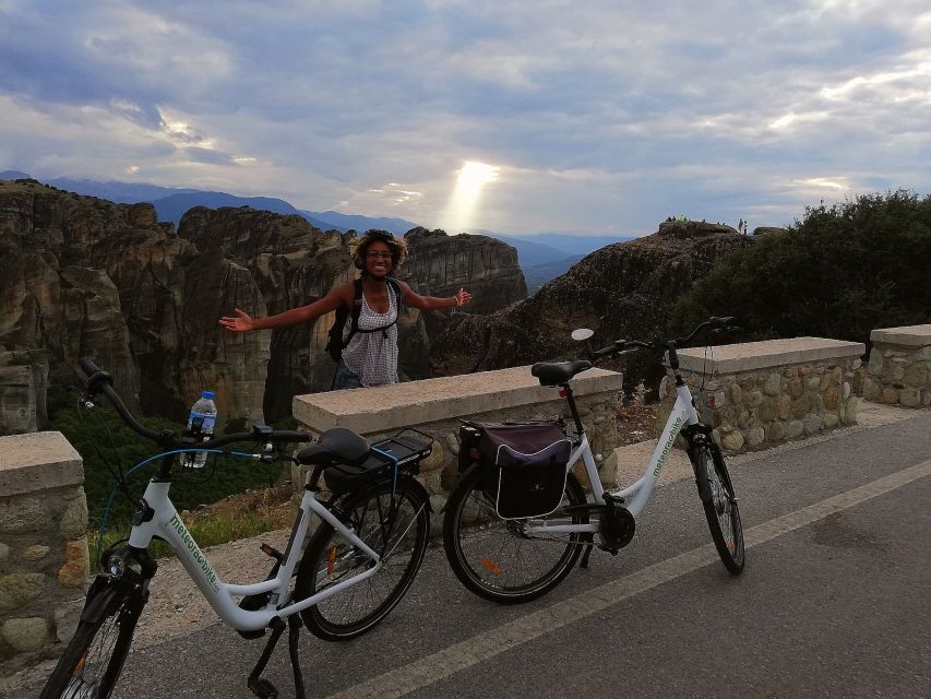 Meteora Sunset Tour on E-bikes - Kalambaka meeting point, gear, and how the ride starts