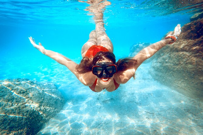 Milos: Luxury Private Cruise—Kleftiko Sarakiniko Poliegos - Kleftiko Beach: pirate lore meets real snorkeling time