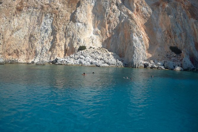 Milos Sailing Tour with snorkeling and lunch - Price and value for an 8-hour boat day
