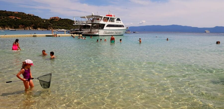 Mount Athos Glassbottom Cruise with Ammouliani Island visit - The commentary system: live guide plus audio in a dozen languages