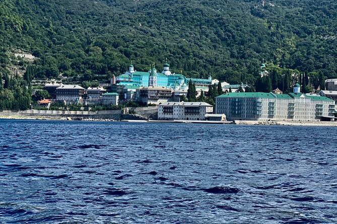 Mount Athos Sightseeing Luxury Cruise with Glassbottom - Crowd factor: group size, photo behavior, and deck space