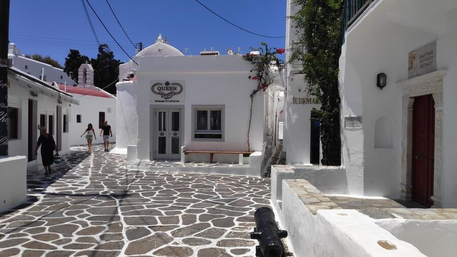 Mykonos: Highlights Walking Tour with a Local - Why This 2-Hour Mykonos Highlights Walk Feels Like Good Value