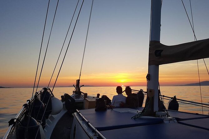 Mykonos: Sunset Cruise with Drinks - A 2.5-hour sunset cruise built around Little Venice