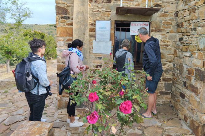 Naxos Half Day History and Culture Guided Tour - Damalas pottery with Limpertas Manolis: small village, real craft time